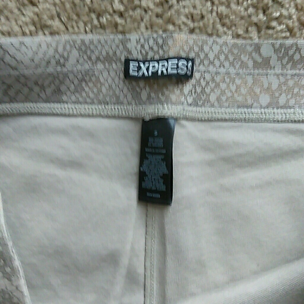 Nwot. Gold Python Print Express Tights - image 4